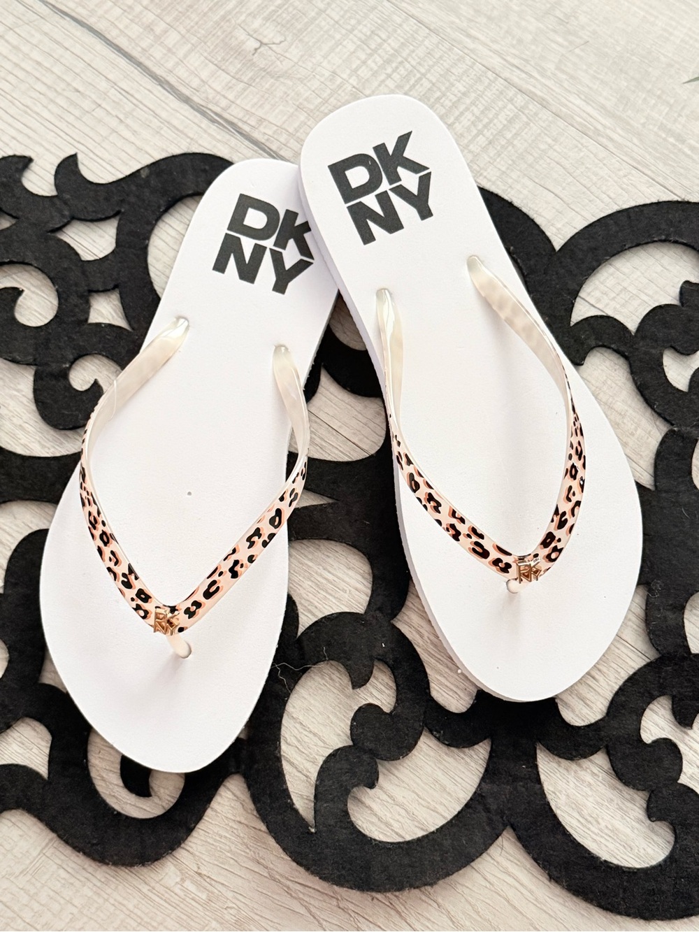 DKNY White Flip Flops with Leopard-Print Straps